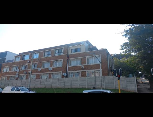 2.5 BEDROOM FLAT FOR SALE IN GLENWOOD